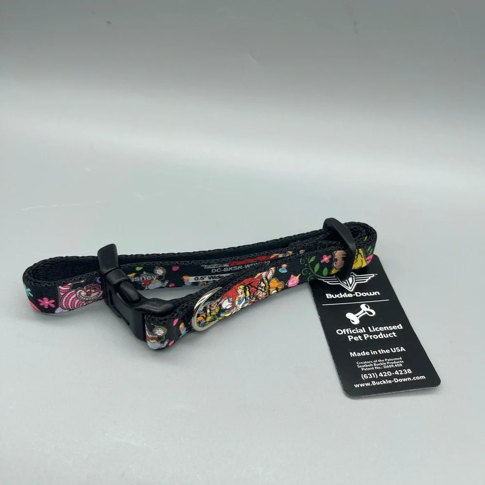 Buckle-Down Plastic Clip Collar Alice's Encounters in Wonderland - 1/2